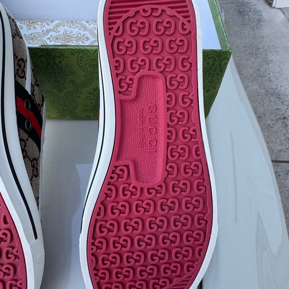 Gucci 1977 Tennis Sneakers Beige and Green Sneakers (Authentic) - Picture 5 of 10